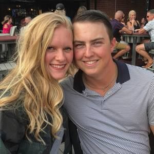 Meet your Posher, Chloe